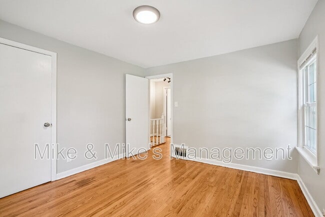 Building Photo - 3860 S Brust Ave