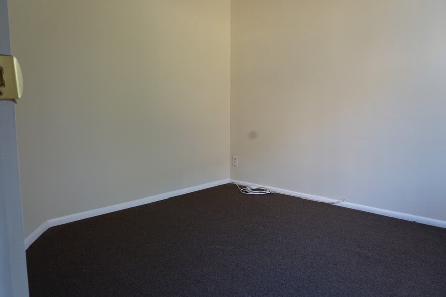 Building Photo - 4330 Hartwick road