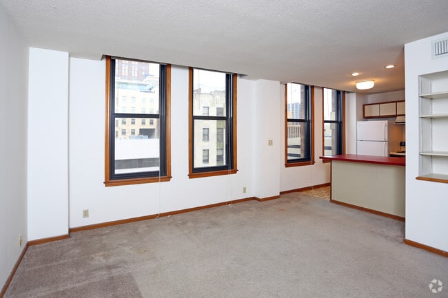 Studio - City Pointe