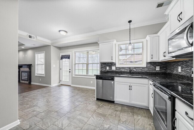 Building Photo - 739 Gaine Lynn Dr