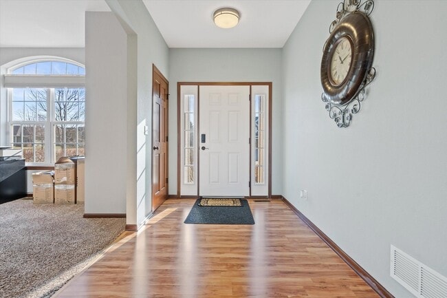 Building Photo - N42W22770 Beacon Ct