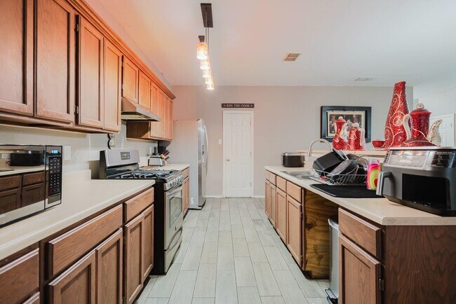 Building Photo - 13126 Ent Loop