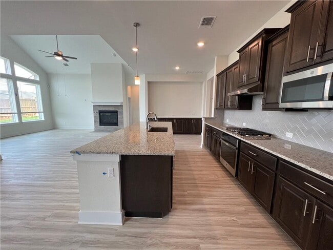 Building Photo - 982 Wild Pecan Lp