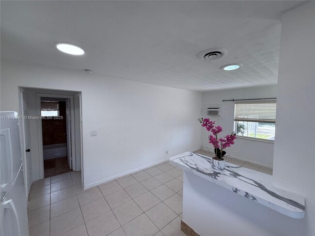 Building Photo - 2235 Coolidge