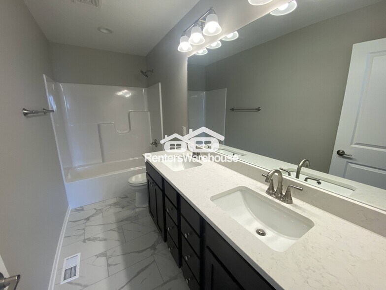 Building Photo - 7000 Lake Ridge Ave