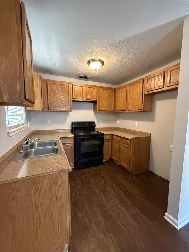 Building Photo - 0 bedroom in Jacksonville FL 32208
