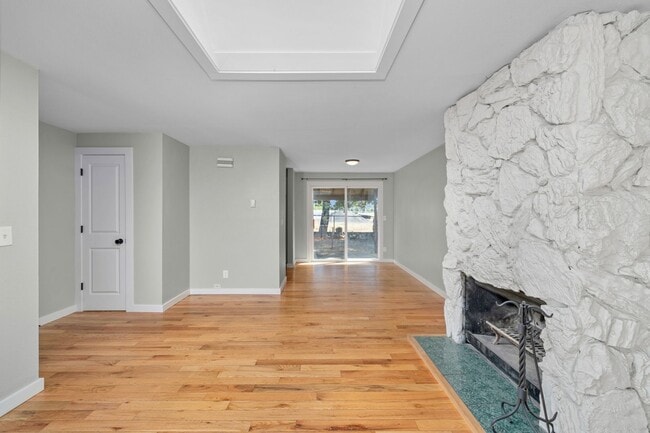 Building Photo - 9th Ct Duplex - AL-2402