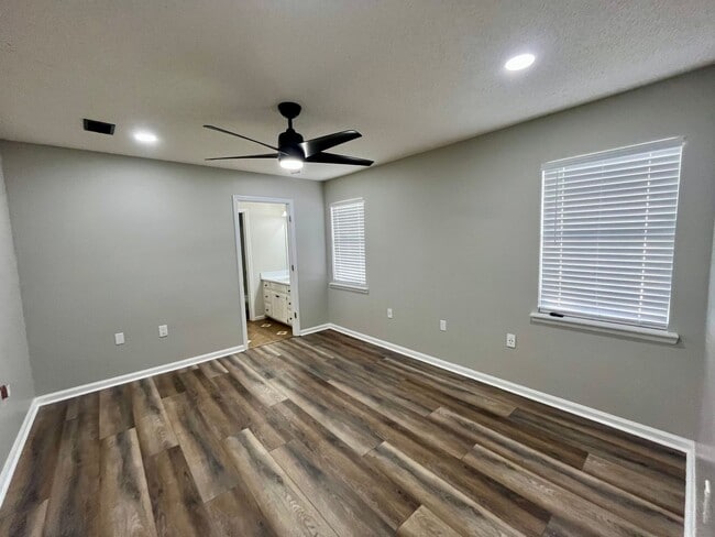 Building Photo - 4133 Hamilton Cir