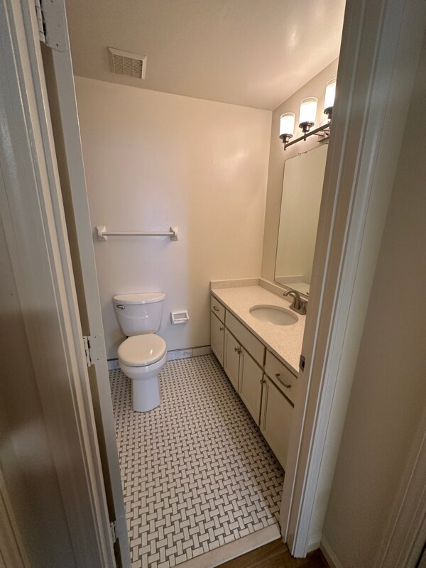 Building Photo - 2118 Acklen Ave
