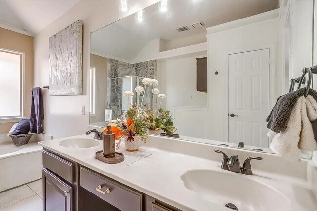 Building Photo - Spacious 4-Bedroom Home + Bonus Room with AC in Prime Lewisville Location