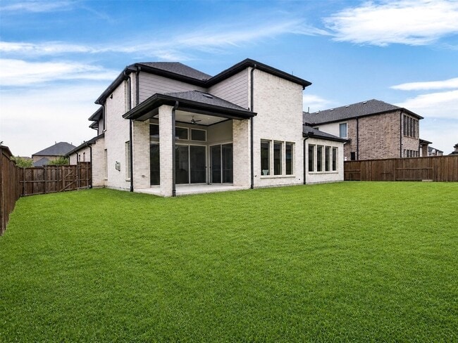Building Photo - 470 Providence Dr