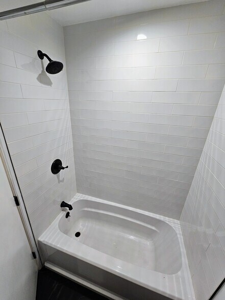 2nd bathroom - 3720 S Calumet Ave
