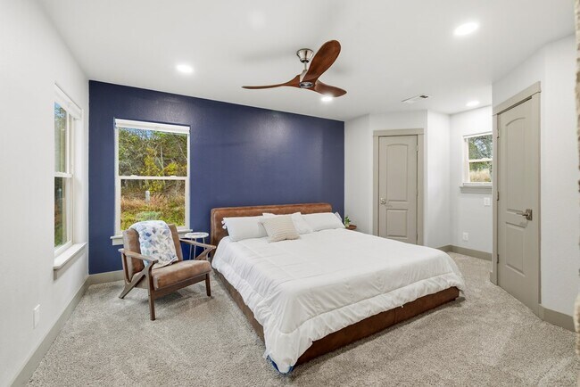 Building Photo - 275 Creek Ridge Trail W