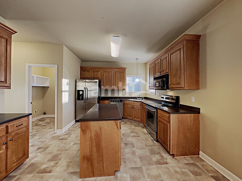 Building Photo - 2091 Lequire Ln