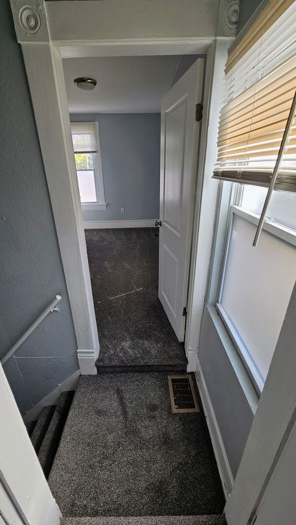 Building Photo - 142-144 West Park Avenue