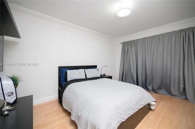 Building Photo - 3322 Torremolinos Ave