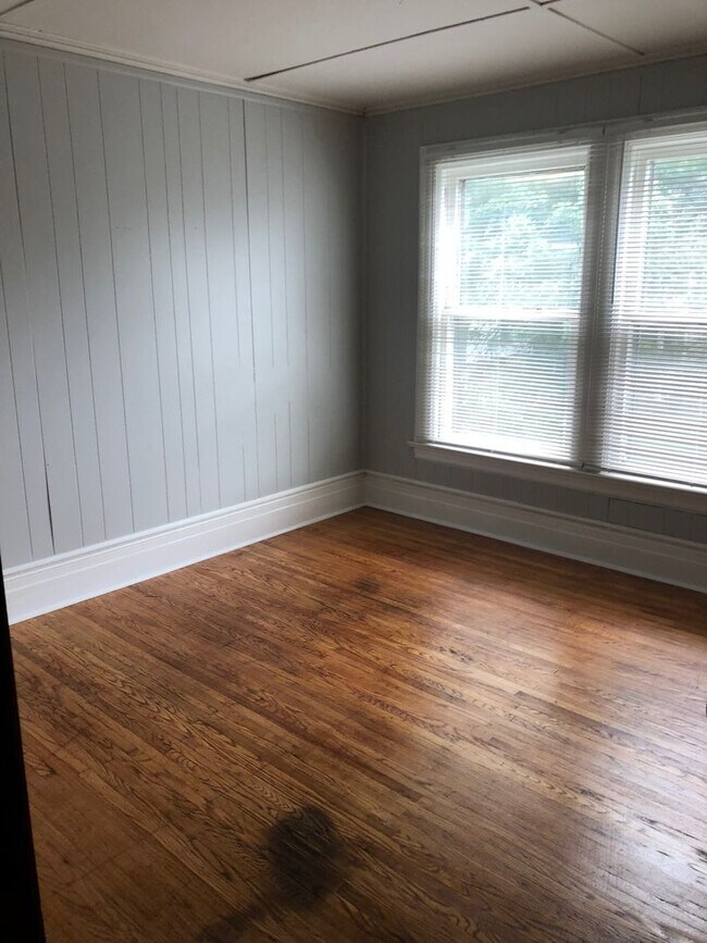 Building Photo - 291 Pearl St | Apt B | 2 BD/1 BA | Great L...