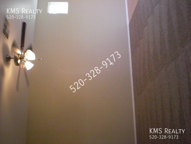 Building Photo - 14013 E Voss St