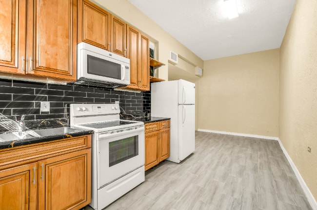 Building Photo - 751 NW 2nd St