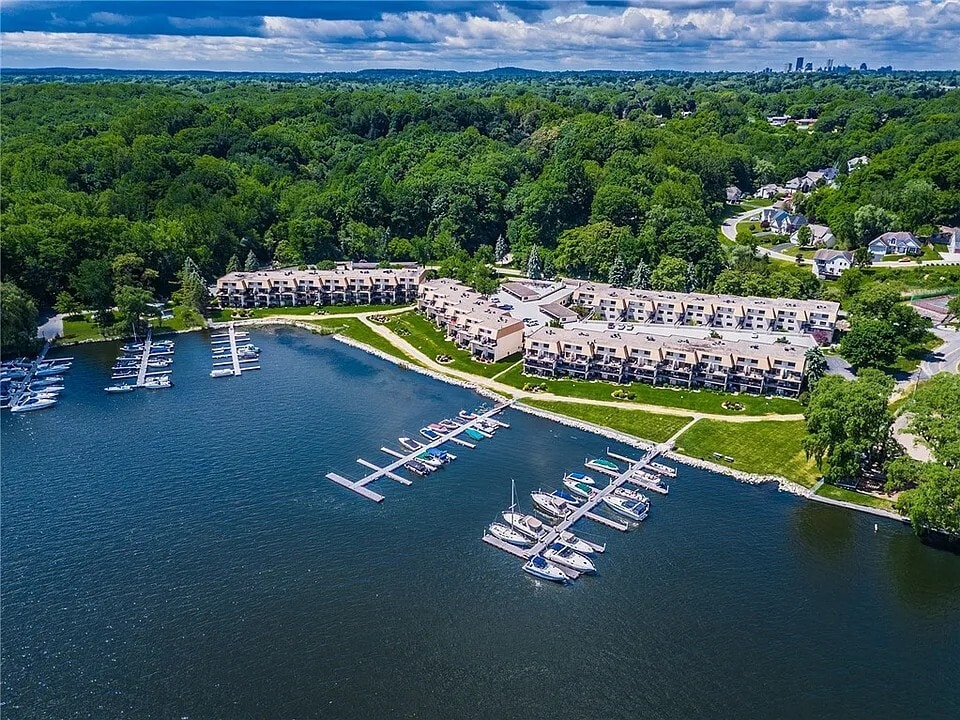 Building Photo - 265 Bay Village Dr