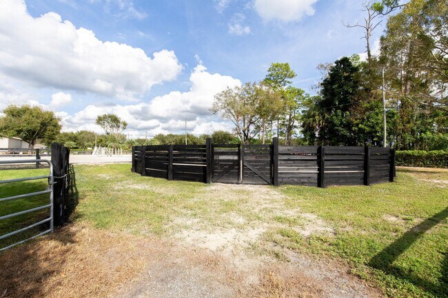 Building Photo - 13529 E Citrus Dr