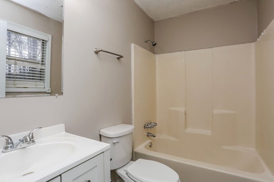 Building Photo - 5818 Calico Ct
