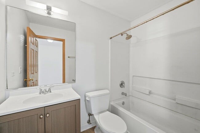 Building Photo - 1357 W Alder Creek Dr