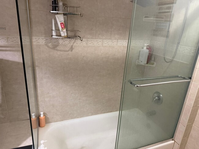 Building Photo - 507 Teal Plaza