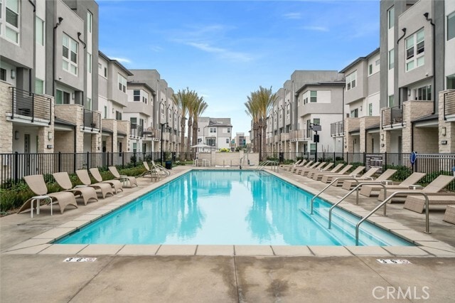 Building Photo - 1102 S Urbana St