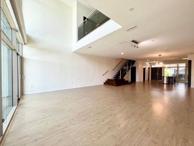 Building Photo - MOVE IN SPECIAL!!! FIRST MONTH FREE!!! LUX...