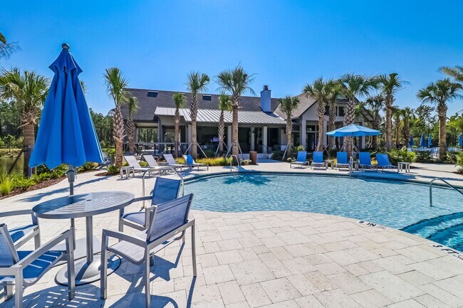 Building Photo - Spacious 3BR/3.5BA Home with Office & Reso...