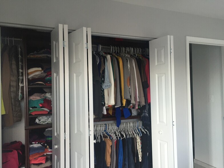 Building Photo - 700 7th St SW