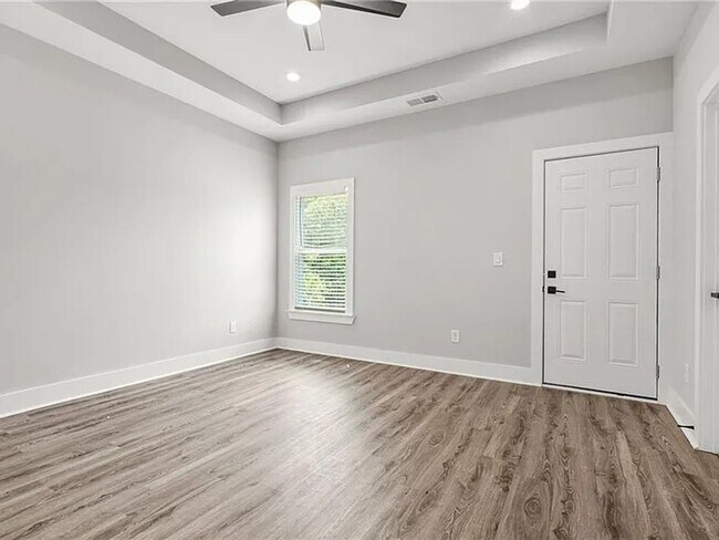 Building Photo - Stylish 4bd/2ba Renovated Rental with Fenced Yard in Growing Westside Neighborhood