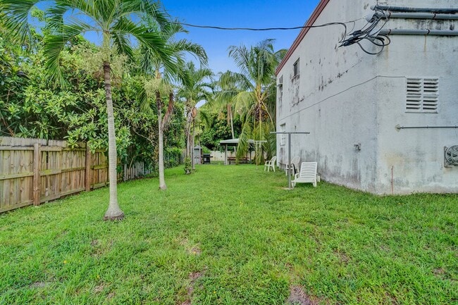 Building Photo - 2514 Taylor St