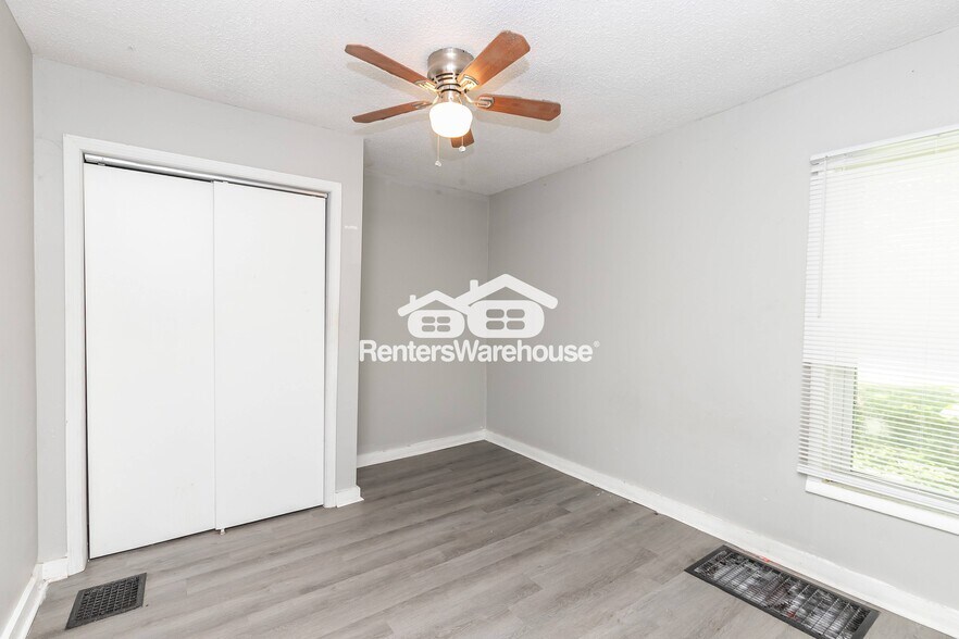 Building Photo - 808 S Grand Ave
