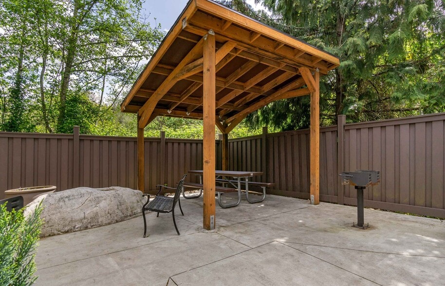 Building Photo - Furnished Studio-Seattle - Bellevue - Down...