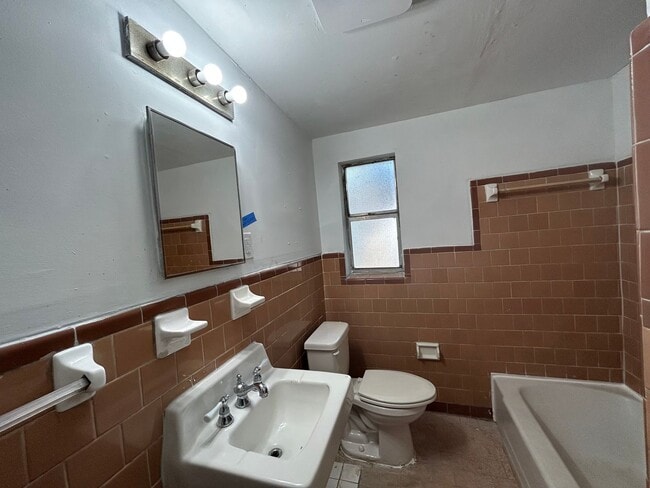 Building Photo - Nolan Street Duplex