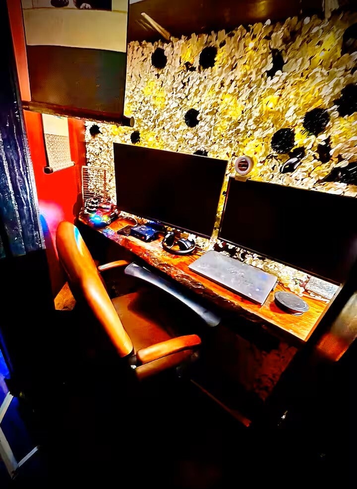 Office - 201 S Hoskins Rd