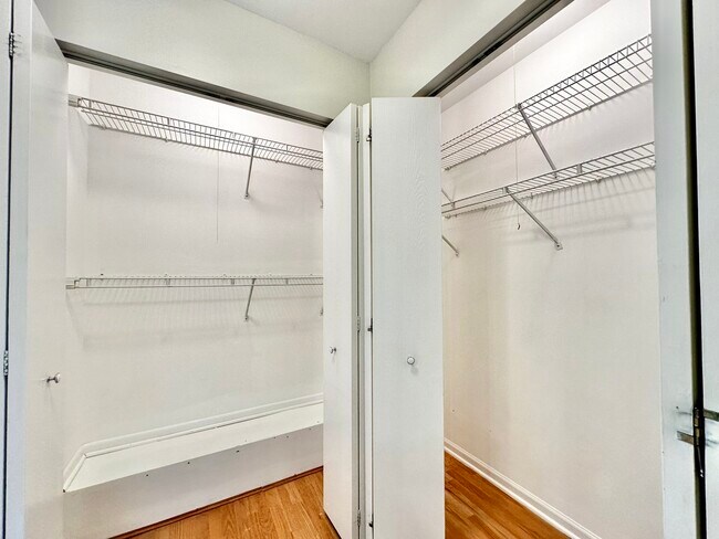 Building Photo - 1226 Clearview Ct