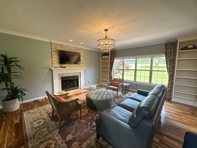 Building Photo - FOR LEASE- 4 BEDROOM FURNISHED HOME IN MT....