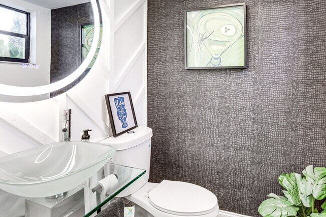 Building Photo - 4225 N Hwy A1A