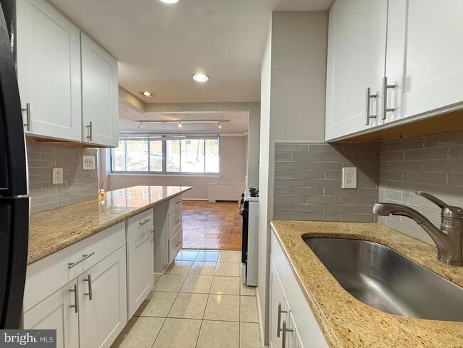 Building Photo - 5353 Columbia Pike