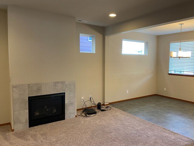 Building Photo - 2531 Filbert Ave