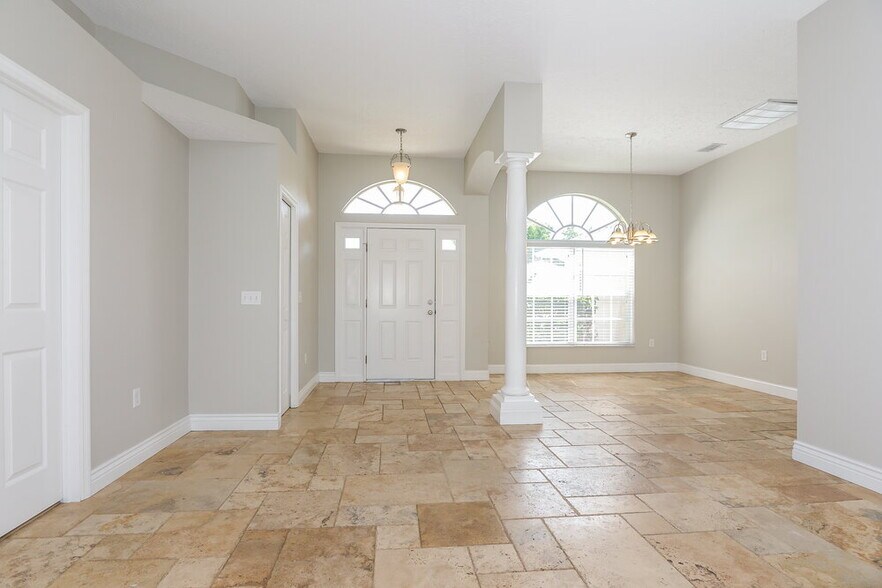 Building Photo - 13240 Prince Cir