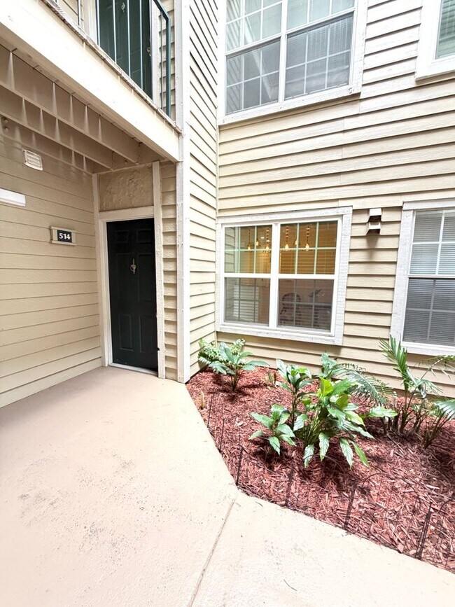 Building Photo - 500 Sandiron Cir