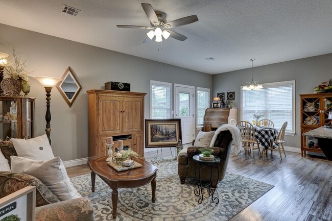 Building Photo - UNIT AVAILABLE 6/10/24 ! ! 2-BEDROOM 2-BATH DUPLEXES LOCATED IN NEOSHO!