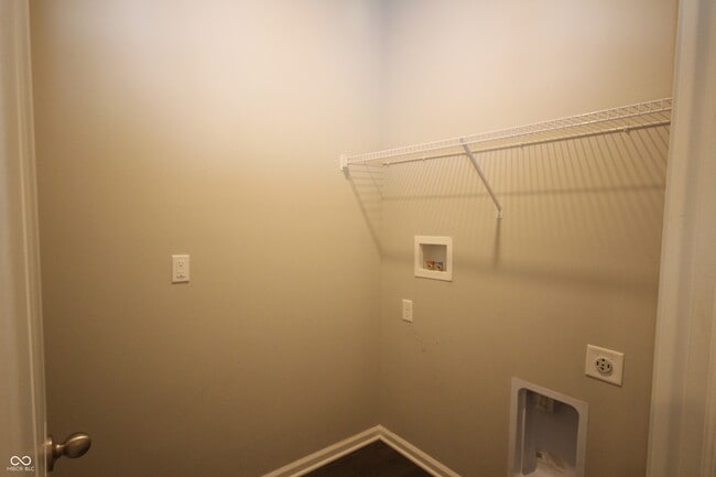Building Photo - 10911 N Longbranch St