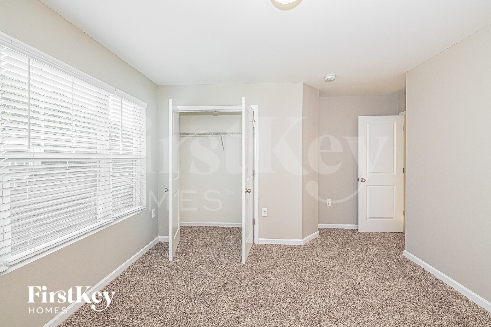 Building Photo - 637 Starry Sky Dr