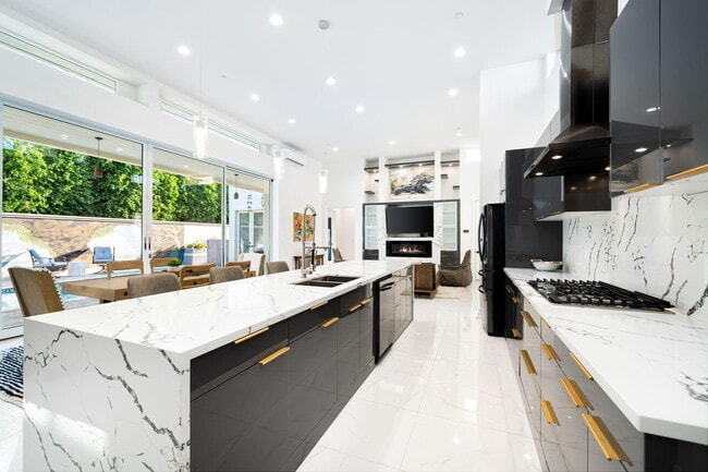 Building Photo - 74775 Del Coronado Dr