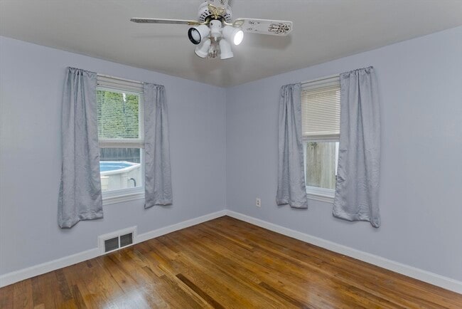 Building Photo - 83 Chalmers St